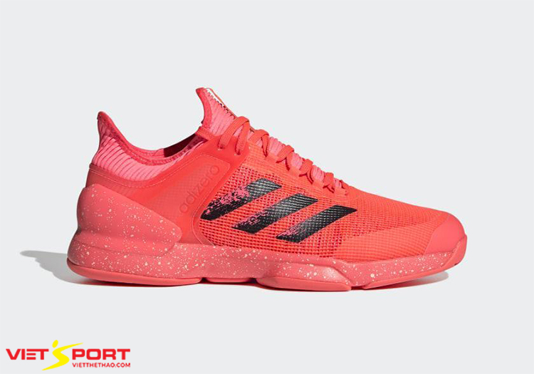 Thiết kế nổi bật của Adidas Ubersonic 2