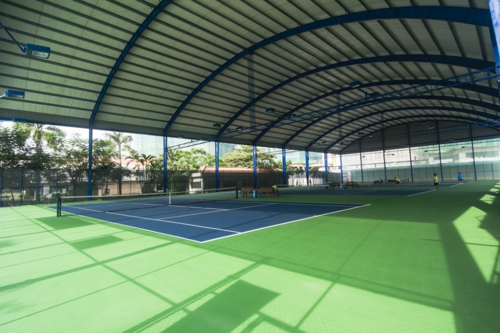 Sân tennis thảm thích hợp cho mọi loại trận bóng