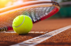 Chơi Quần Vợt Thì Nên Chọn Bóng Tennis Nào?