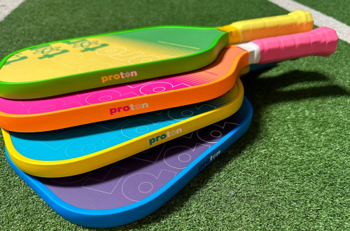 Vợt Pickleball Proton: Sự Lựa Chọn Hoàn Hảo cho Người Chơi Pickleball